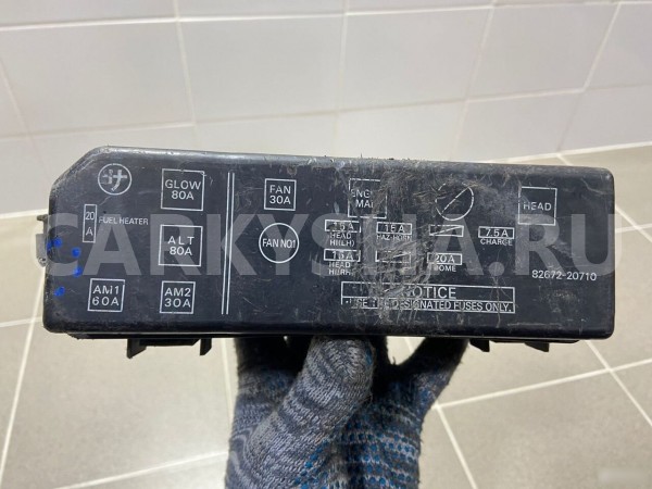 Монтажный блок Toyota Carina II 1992 г Toyota Carina оригинальный номер 8267220710