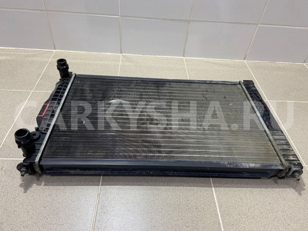 Радиатор основной Audi A4 1995 г Audi A4 оригинальный номер RM1187