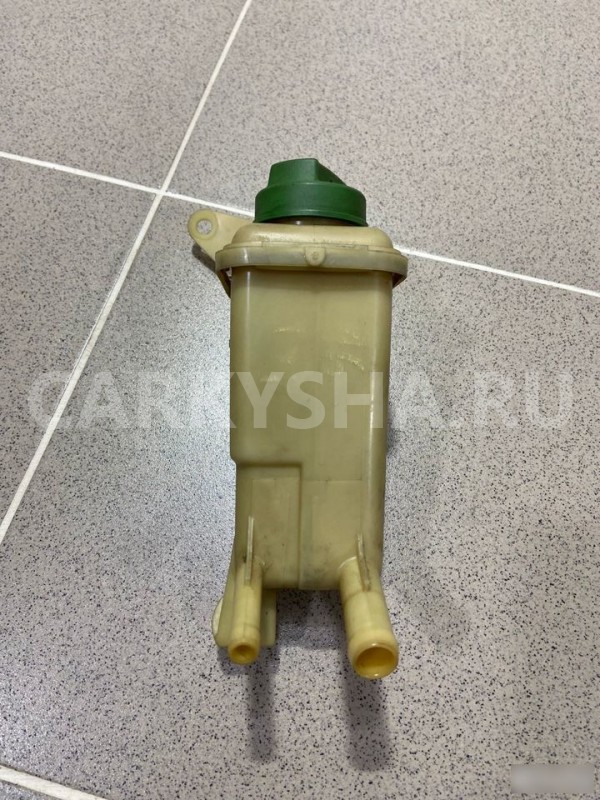 Бачок гура Audi A6 2000 г Audi 200 оригинальный номер 8D0422373C