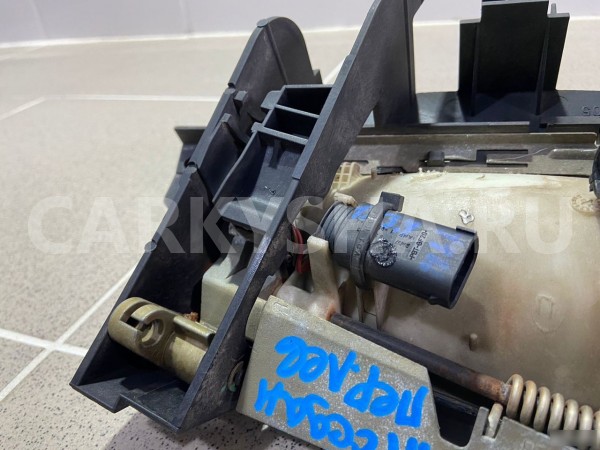 Ручка двери передняя левая BMW 760LI 2004 г BMW 7er оригинальный номер 7013701705