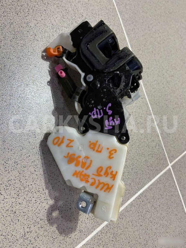 Замок двери задний правый Nissan Cube 1999 г Nissan Cube оригинальный номер 8255261U01