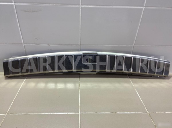 Накладка замка багажника Porsche Cayenne 2001 Porsche Cayenne оригинальный номер 7L5863459C