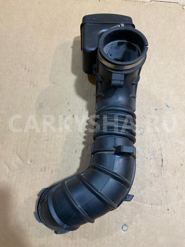 Патрубок воздушного фильтра Toyota Avensis 2004 г Toyota Avensis 