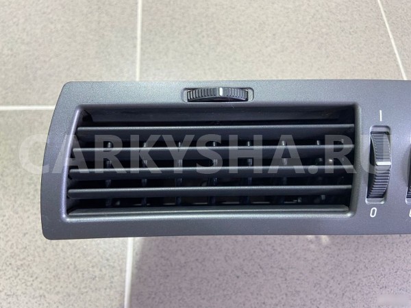 Дефлектор центральный Bmw 7-Series E65 BMW 7er оригинальный номер 82235990