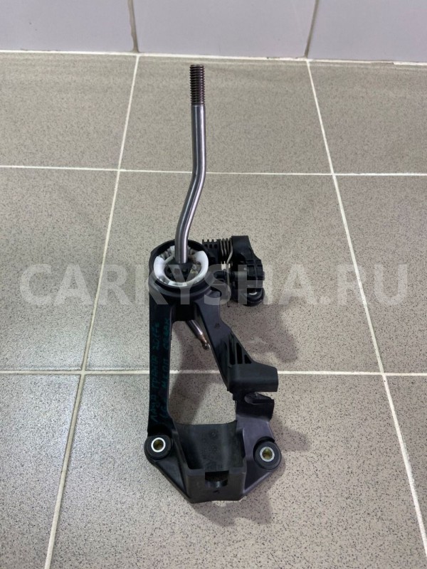 Селектор МКПП Lada Granta 2017 г ВАЗ (Lada) Granta оригинальный номер 21901170301020