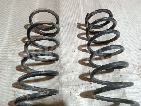 Пружины задние к-кт Mitsubishi Dingo оригинальный номер MR272644