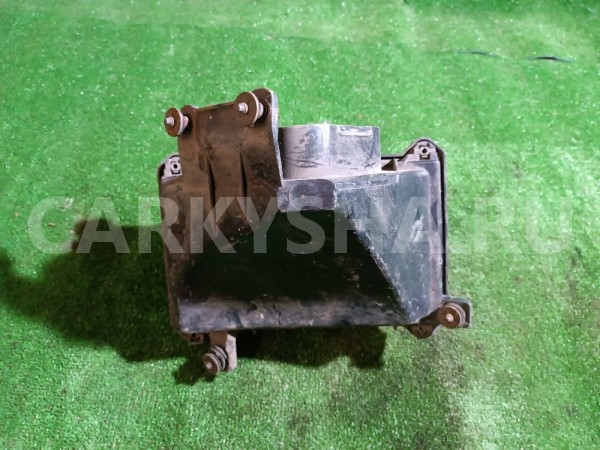 Корпус воздушного фильтра Nissan Laurel оригинальный номер 1650079S00