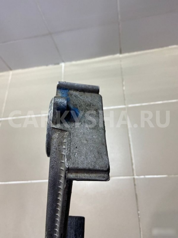 Корпус термостата Audi A8 D3-4E Audi 200 оригинальный номер 077121121