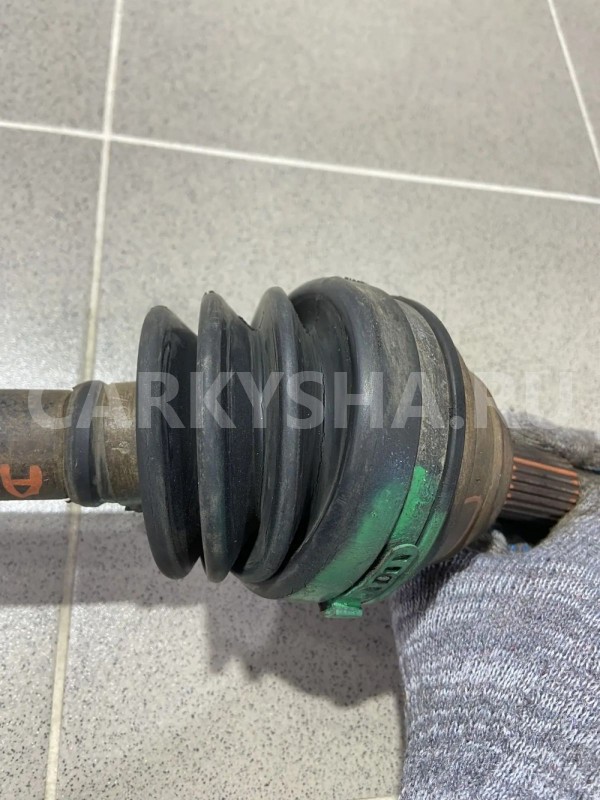 Привод передний правый Audi 100 C3 4B 1.8 л. Audi 100 