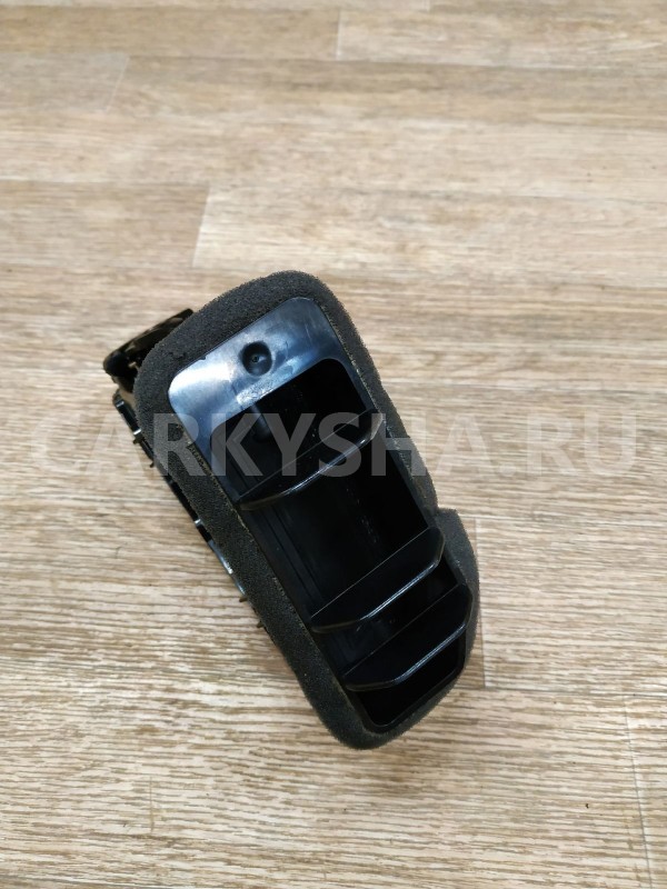 Воздуховод панели центральный Nissan Note оригинальный номер 68751BH00A