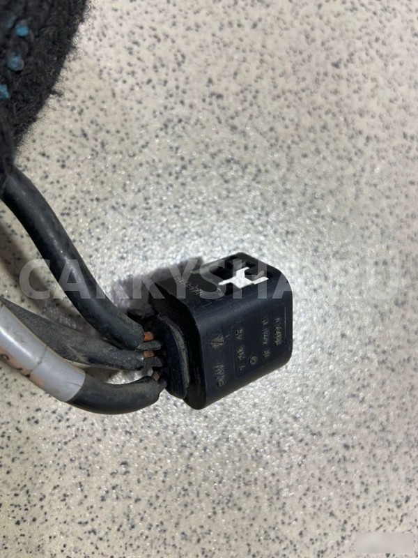 Датчик детонации (прав сторона) BMW 760LI 2004 г BMW 7er оригинальный номер 0261231171