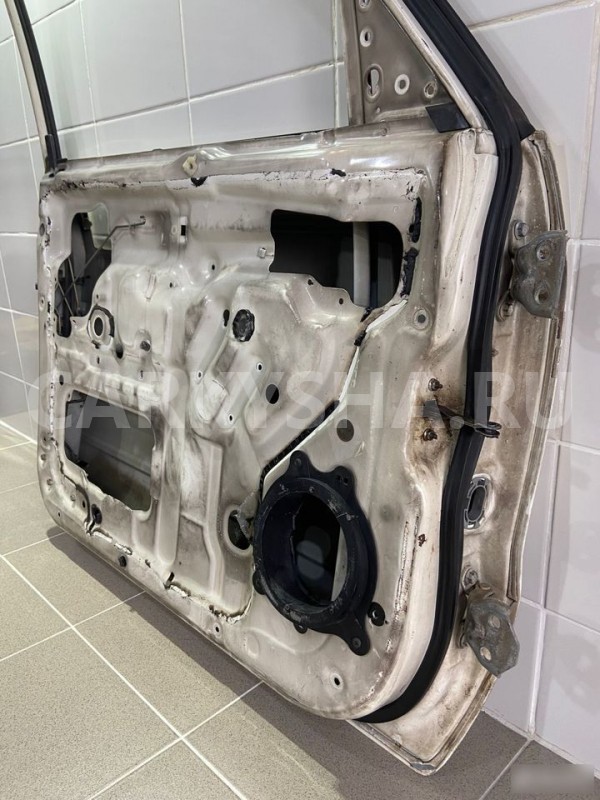 Дверь передняя левая Isuzu Bighorn 1994 г Isuzu Bighorn 