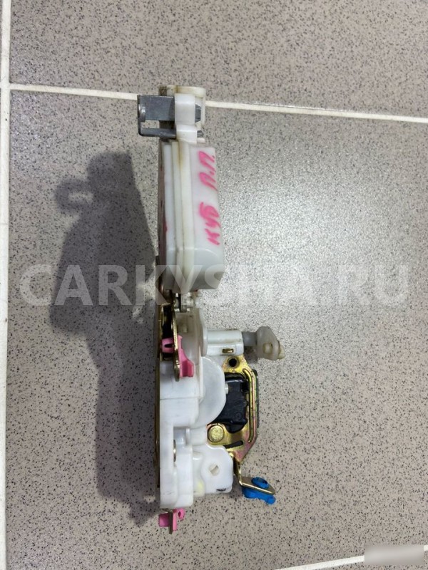 Замок двери передний правый Nissan Cube 1999 г Nissan Cube оригинальный номер 8055289907