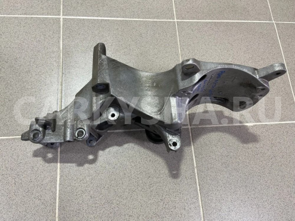 Кронштейн генератора Renault Logan K7MF710 Renault 15 оригинальный номер 8200941114