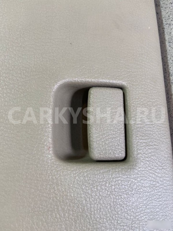 Бардачок Mazda Demio 2005 г Mazda 2 оригинальный номер D37464111