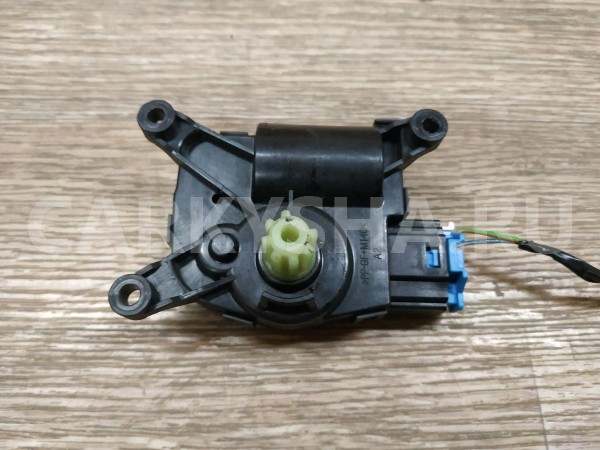 Моторчик заслонки отопителя Ford Focus 