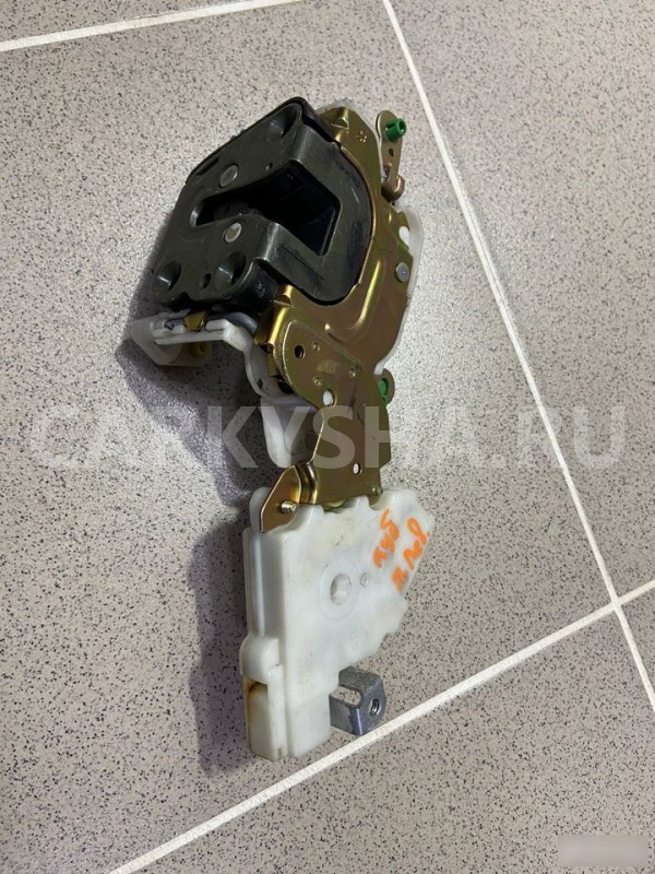 Замок двери передний левый Nissan Cube 1999 г Nissan Cube оригинальный номер 8055391L61