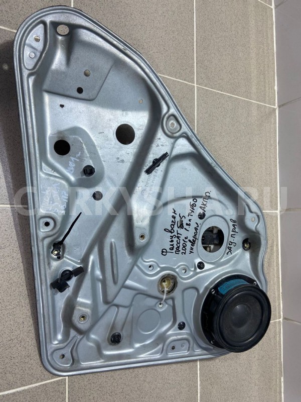 Задний правый стеклоподъемник Volkswagen Passat Volkswagen Passat оригинальный номер 3B3839756C