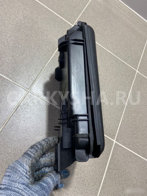 Корпус блока предохранителей Audi A6 2000 г Audi 200 оригинальный номер 8D0927355A