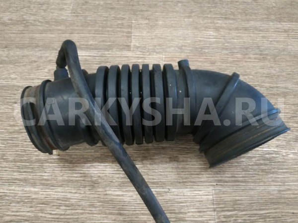 Патрубок воздушного фильтра Mitsubishi Galant оригинальный номер MR224142