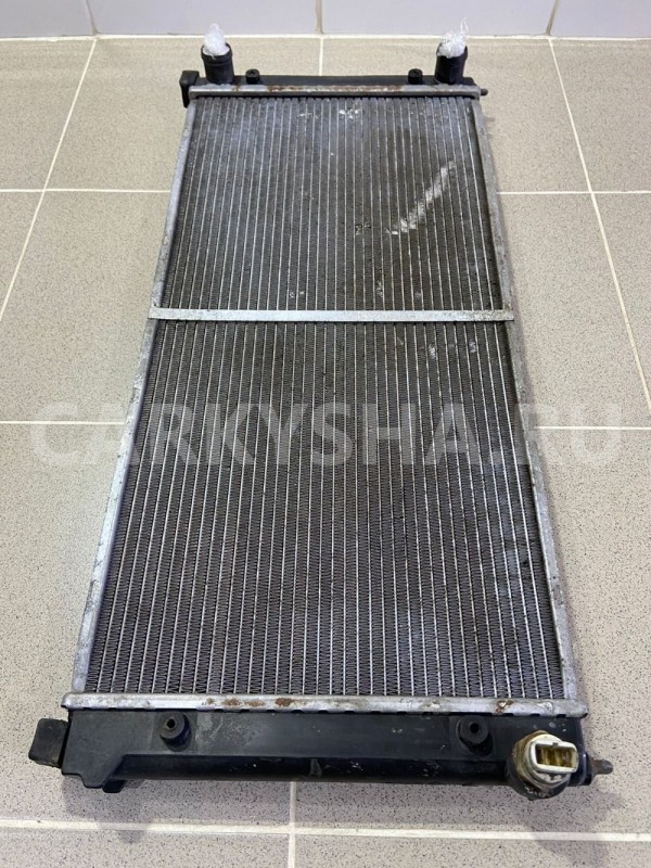 Радиатор охлаждения VW Passat B3 1990 Volkswagen Passat оригинальный номер 353121253E
