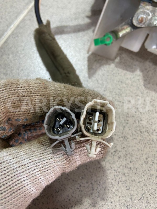 Замок двери передний левый TOYOTA CAMRY 1992 г Toyota Camry 