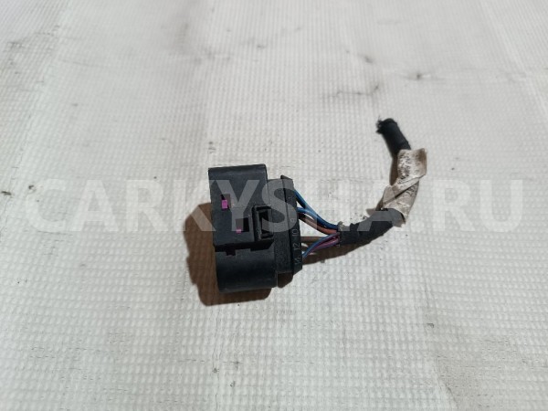 Разъем фары Audi 200 оригинальный номер 1J0973737