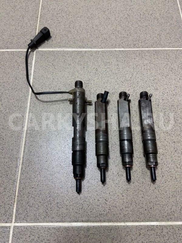 Форсунка дизельная Audi A4 1995 г. Audi A4 оригинальный номер 028130201J