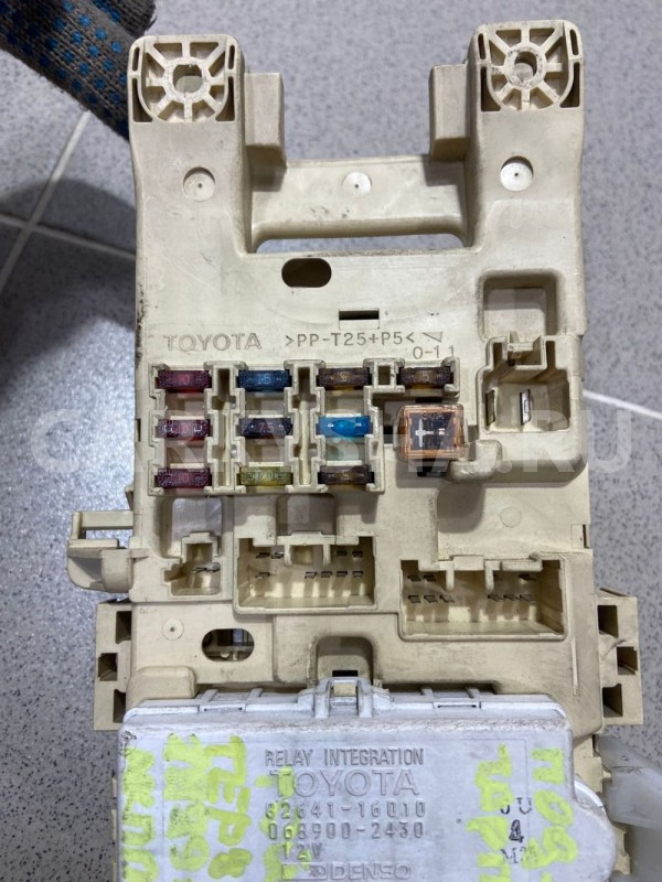 Монтажный блок Toyota Tercel EL51 Toyota Tercel оригинальный номер 8264116010