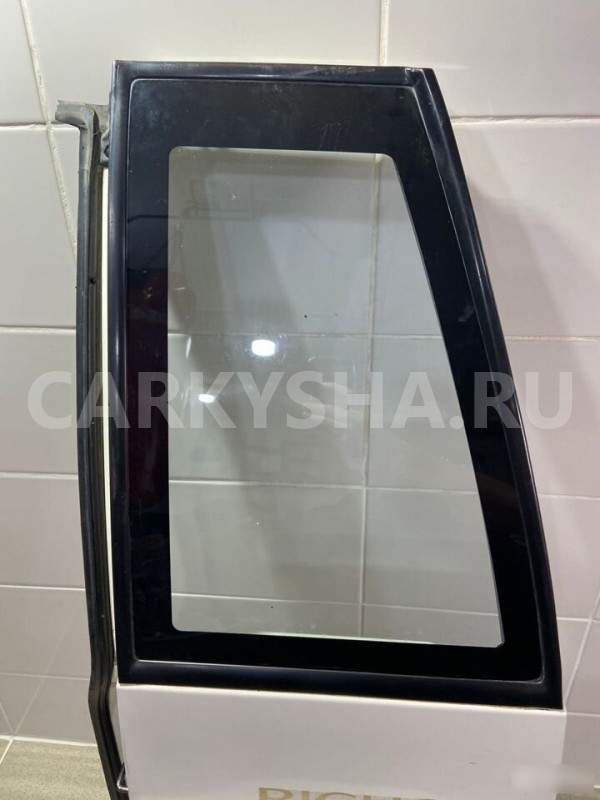 Дверь багажника правая Isuzu Bighorn 1994 г Isuzu Bighorn 