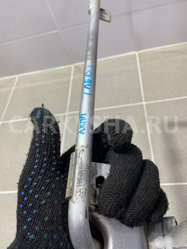 Клапан EGR левый BMW 760LI 2004 г BMW 7er оригинальный номер 7514858