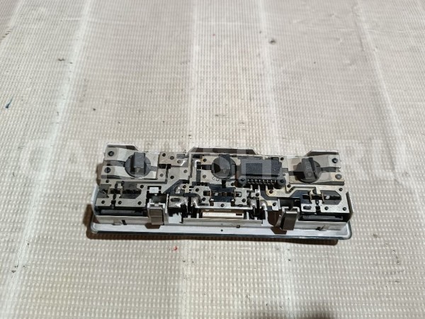 Плафон салонный передний BMW X5 оригинальный номер 63316962046