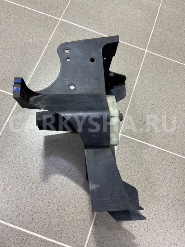 Крепление аккумулятора Land Rover Frеelаnder I Land Rover Freelander оригинальный номер YJ1100190