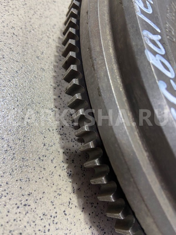 Маховик VW Passat B3 1990 Volkswagen Passat оригинальный номер 037105271F