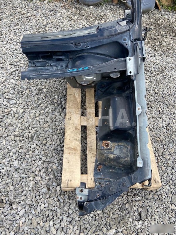 Передняя левая четверть Chevrolet Trailblazer 2002 Chevrolet Blazer 