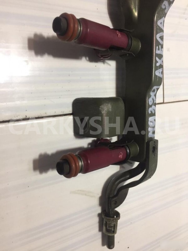 Рампа с форсунками Mazda Axela 2005 г Mazda 2 оригинальный номер 1055003310