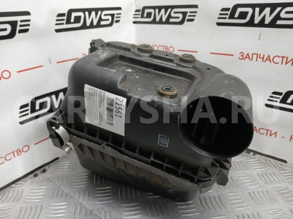 Корпус воздушного фильтра Toyota Avensis 