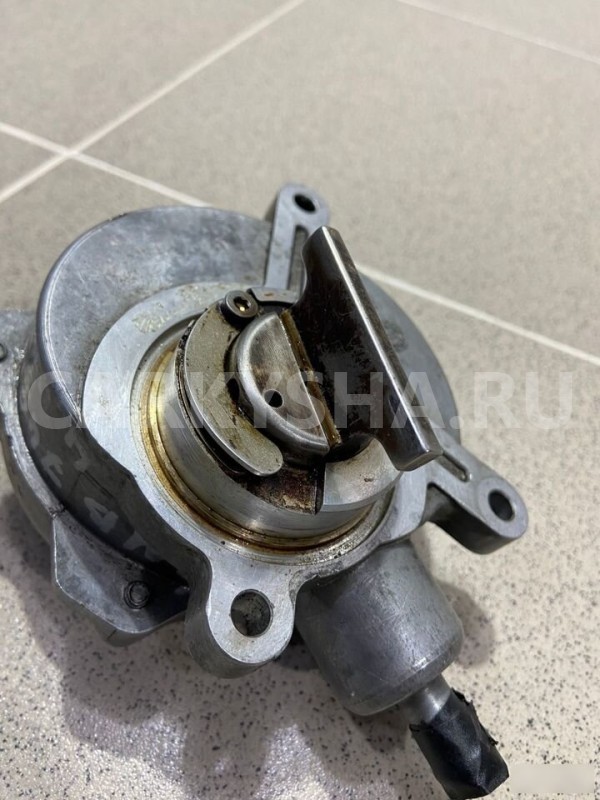 Насос вакуумный BMW 745I E65 2002 г BMW 7er оригинальный номер 68739010