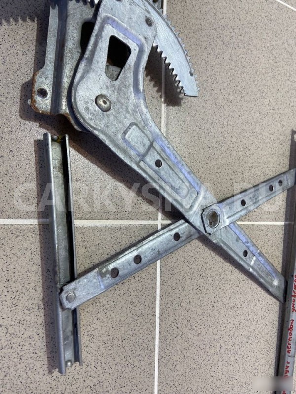 Стеклоподъемник передний левый Isuzu Bighorn 1994 Isuzu Bighorn 