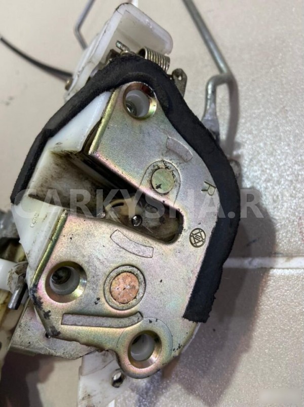 Замок двери передний правый Toyota Will Cypha 2003 Toyota WiLL Cypha 