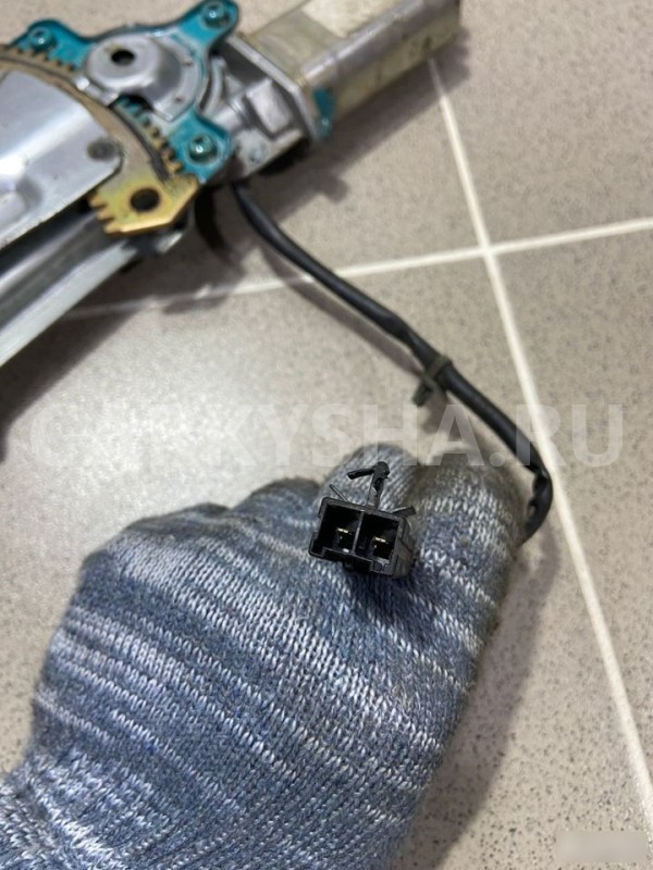 Стеклоподъемник задний правый Nissan Laurel 2000 Nissan Laurel 