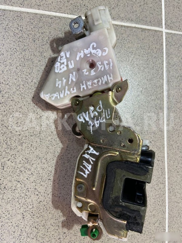 Замок двери передний левый Nissan Pulsar 1993 Nissan Pulsar оригинальный номер 8055389910