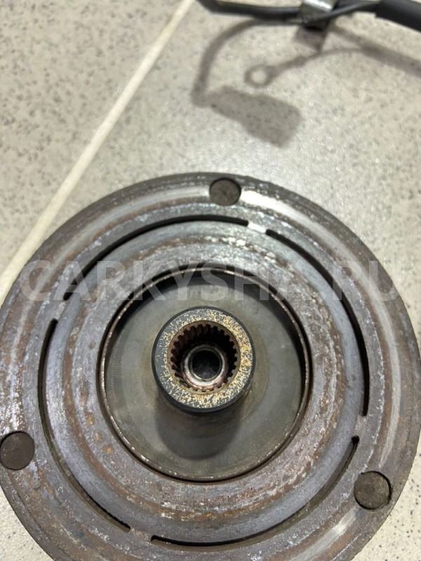 Муфта Компрессора кондиционера Toyota Vista 1994 г Toyota Ist оригинальный номер 4473000530