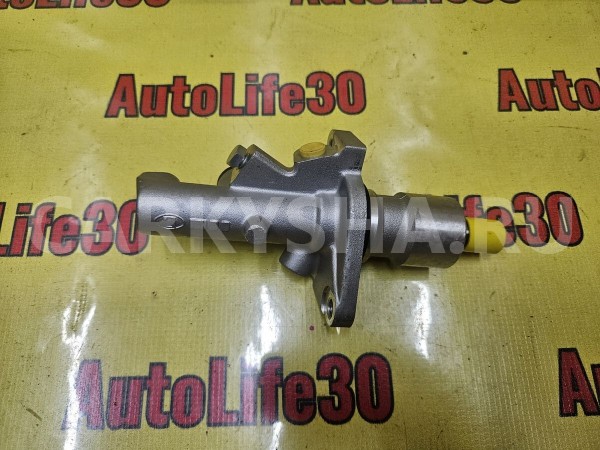 Цилиндр тормозной Mercedes-Benz 190 (W201) оригинальный номер A0044303901