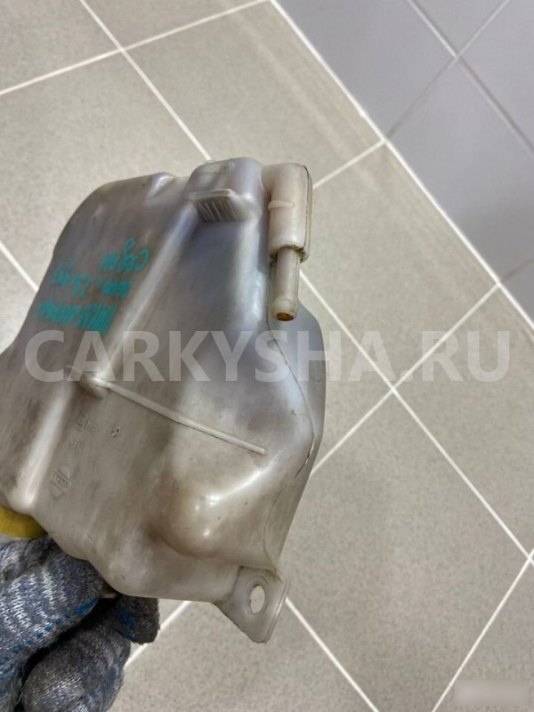 Расширительный бачок Nissan Laurel 2000 Nissan Laurel 