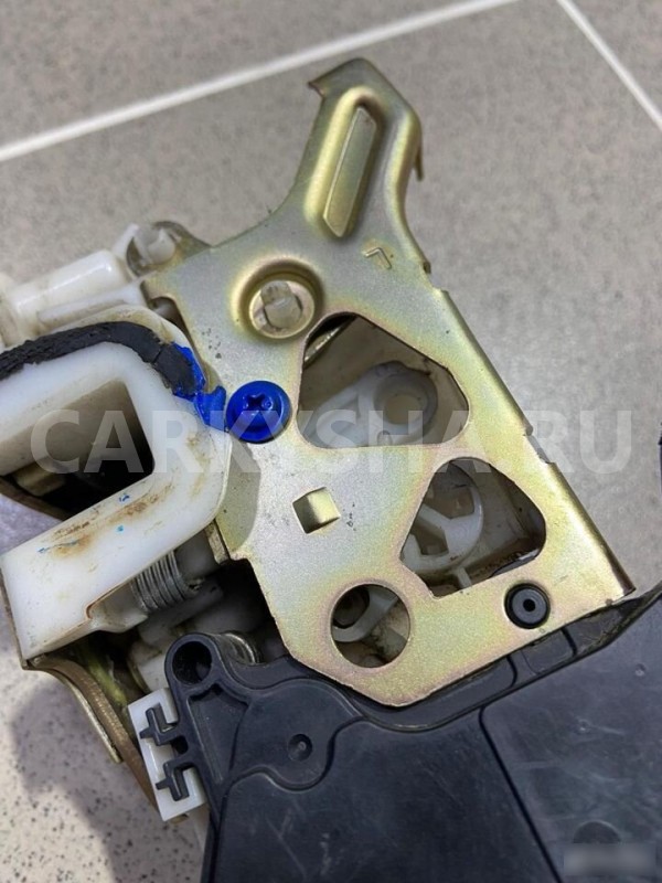 Замок двери передний левый Honda Life 2004 г Honda Life оригинальный номер SFA53201FL2