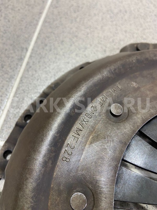 Корзина сцепления Audi 80 050141117A Audi 80 оригинальный номер 050141117A