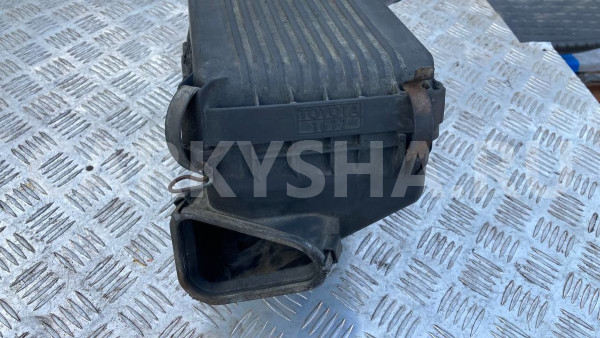 Корпус воздушного фильтра Toyota Carina E Toyota Carina