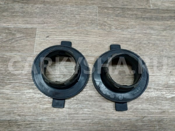 Опора задней пружины верхняя Land Rover Freelander оригинальный номер LR006984