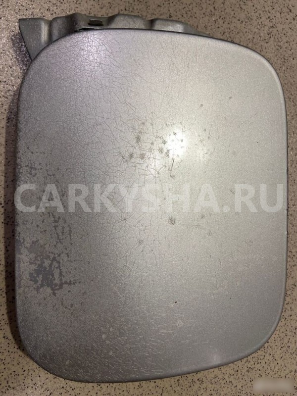 Лючок бензобака Audi A3 1997 г Audi 200 оригинальный номер 8L0010141T